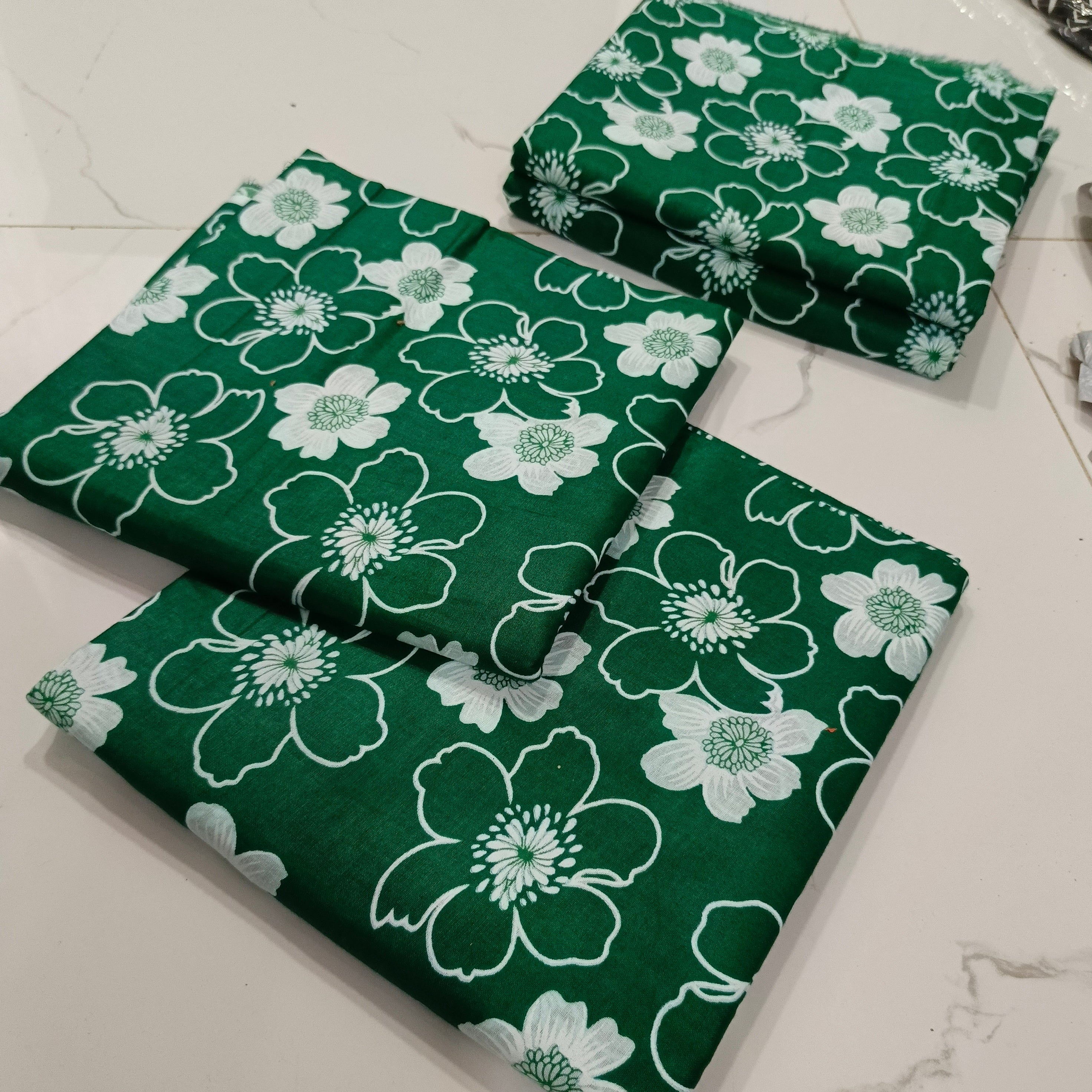 Emerald Floral Unstitched 2-Piece Lawn Suit (5 Metres) – Sheikhaniz